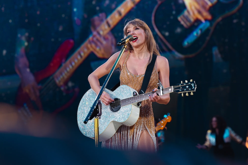 Taylor Swift Plays 'Lover' Tracks Live for the First Time in Paris