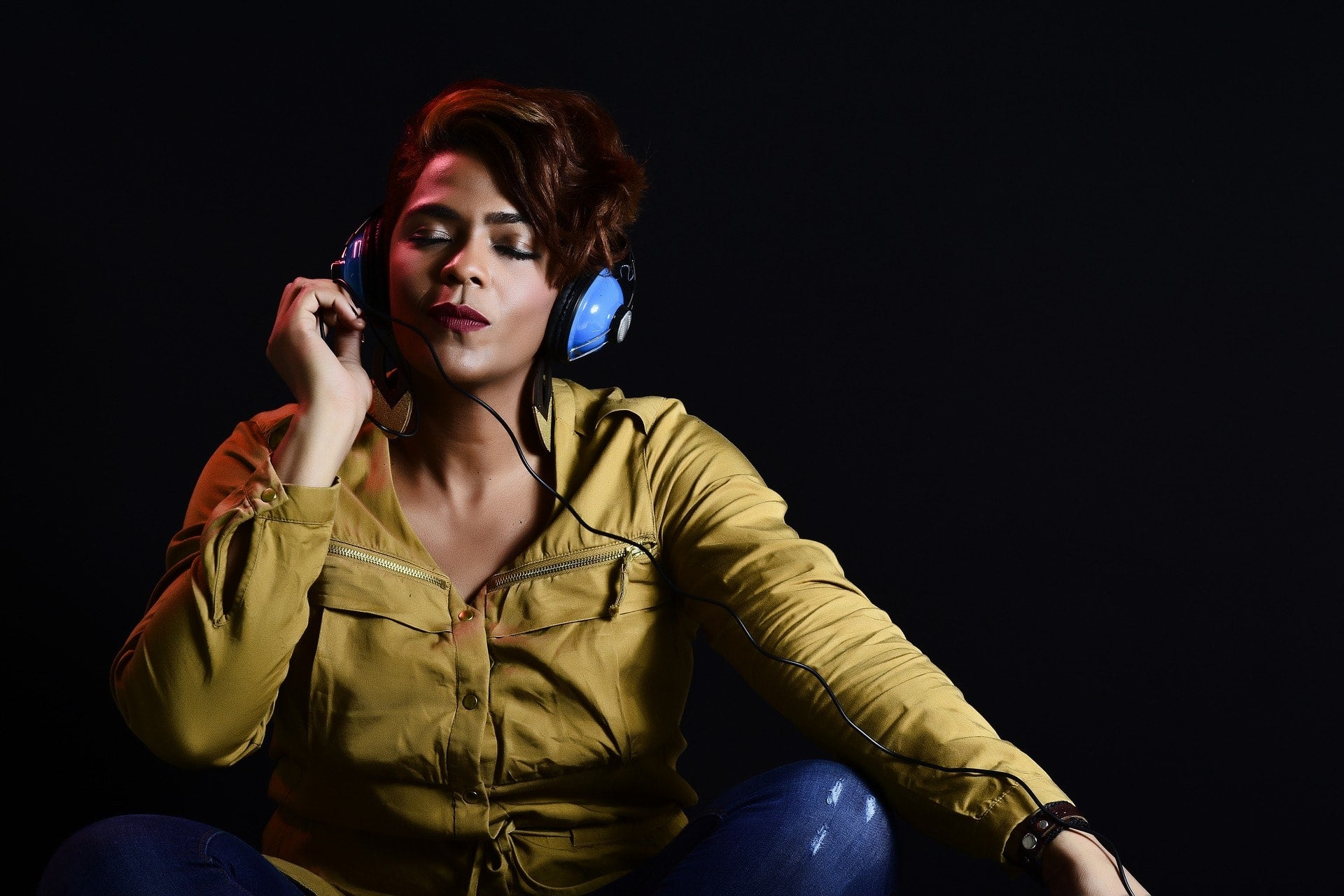 Do Audiophiles listen differently?