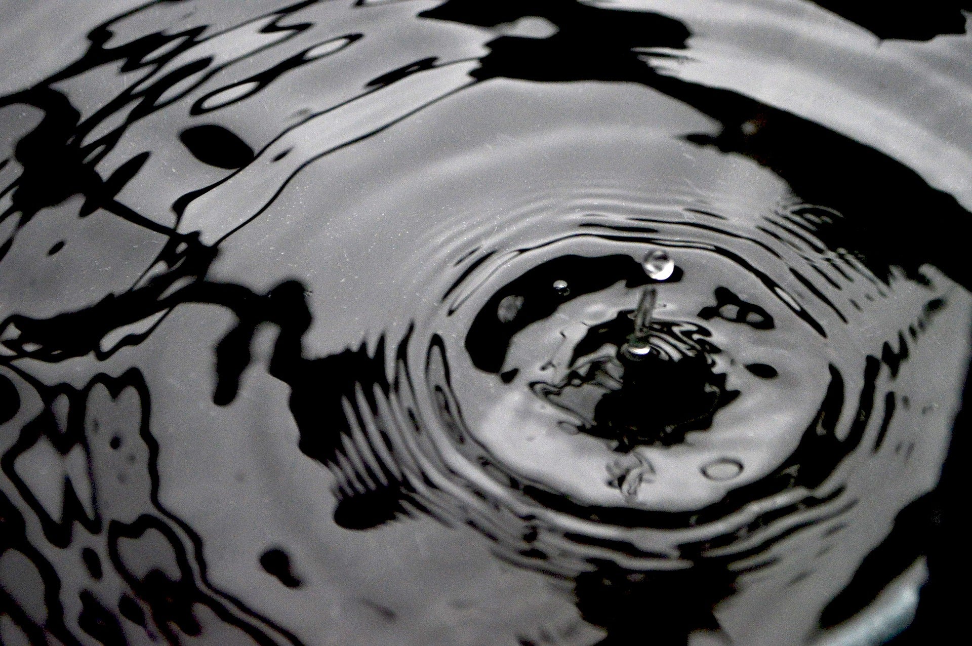 Is damping factor a good indication of amplifier performance?