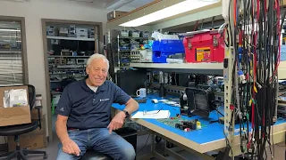 What a revealing speaker means