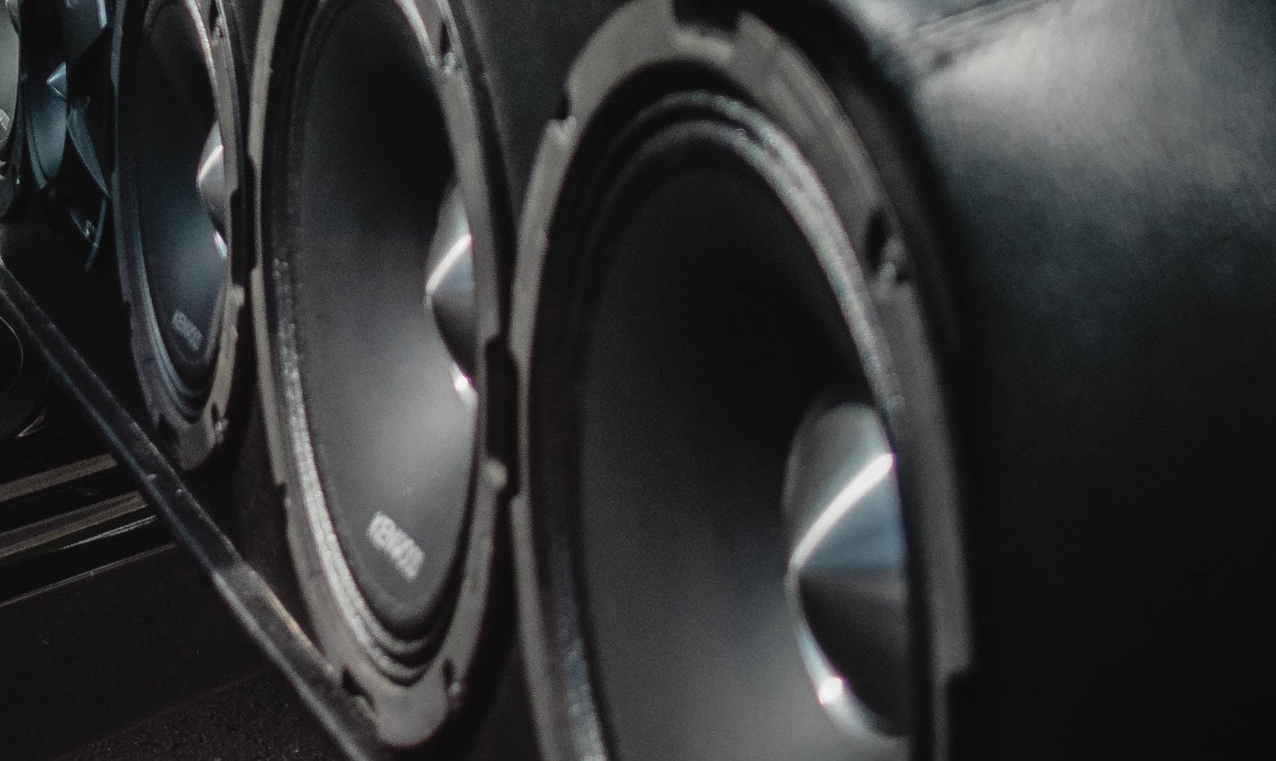 Using a splitter to feed a subwoofer