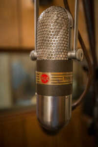 An RCA 77DX ribbon mic.