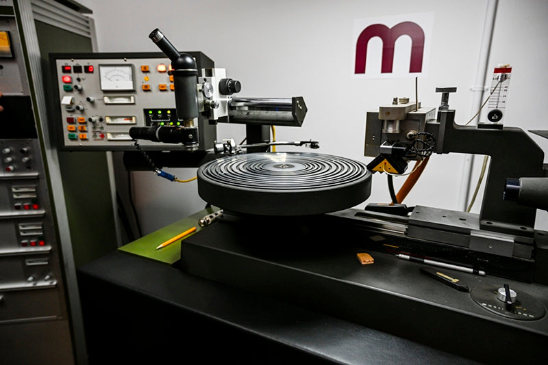 VMS-82 DMM lathe, but converted to cut lacquer using a lacquer suspension box and a Neumann SX-74 cutter head. Courtesy of Scott Hull, Owner/chief engineer, Masterdisk Studios, Peekskill, NY.