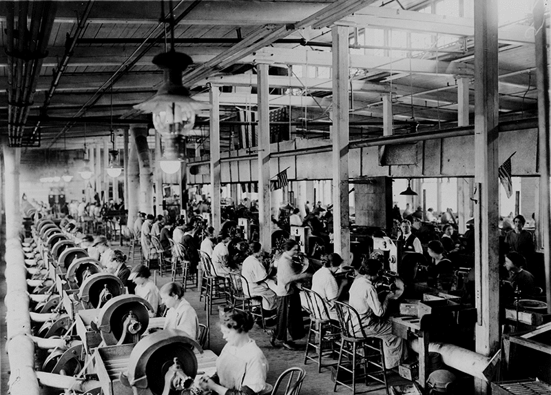 A 1914 photo of machine gun manufacturing at the Winchester Repeating Arms Company, New Haven, Connecticut.
