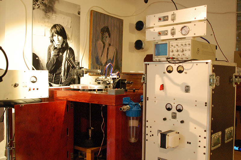 A heavily modified 1930s Fairchild disk mastering lathe, with an Agnew Analog Type 891-based high-fidelity cutting amplifier rack and pitch system. Courtesy of Agnew Analog Reference Instruments.