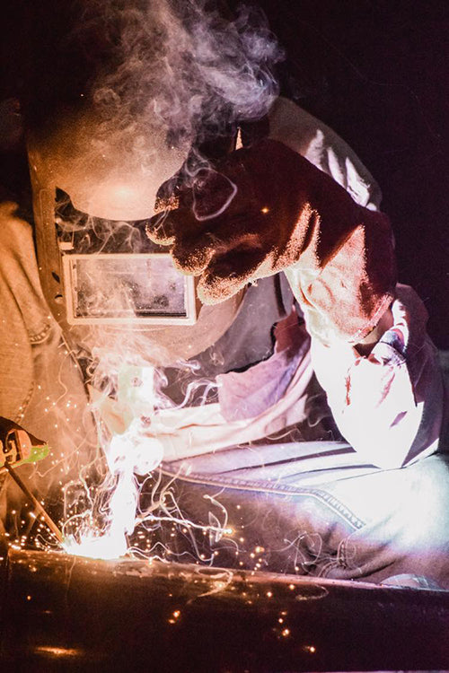 While most cutting engineers do not use their cutting amplifiers for welding, one little mistake can have a very similar effect upon the internal organs of the cutter head, as a result of pretty much the same operating principle: electrical current heats up the conductive metal, until it melts! Smells similar, with a bit of burned coil enamel for spicing. In the transistor era, audio amplifier circuits and welder circuits were no longer that much different from each other!