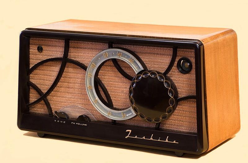 Look at this beauty! Toshiba AM radio, 1955. Courtesy of Wikimedia Commons/Masaki Ikeda (talk).