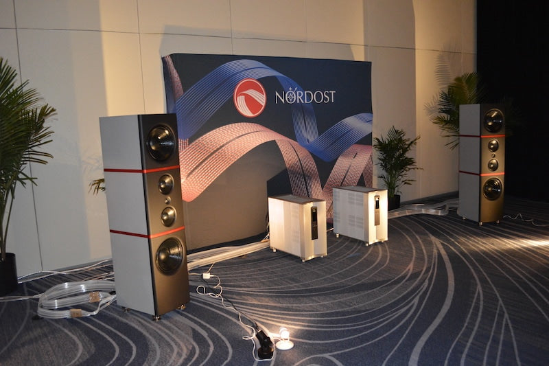 Head-turning headroom: the VTL/Stenheim/Nordost exhibit.