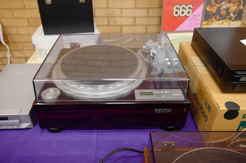 A gorgeous Denon DP59 direct-drive turntable.