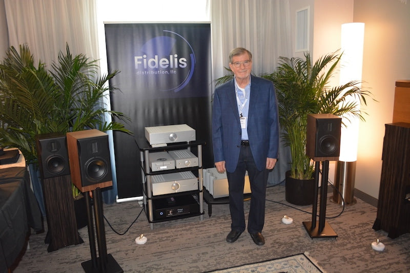 Richard Colburn of Fidelis with the Neat Acoustics Majistra speakers and other gear.