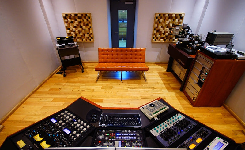 Stardelta Audio Mastering. From the Hutchinson Homes & Gardens website.
