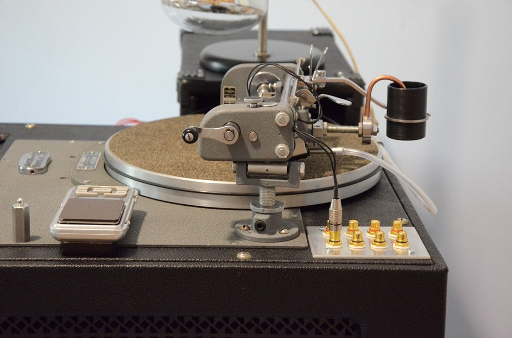 A 1950s USA made Rek-O-Kut "Challenger" record cutting lathe, fully restored with external platter drive, adjustable counterweight/dashpot mod, and non-balling thread suction unit.