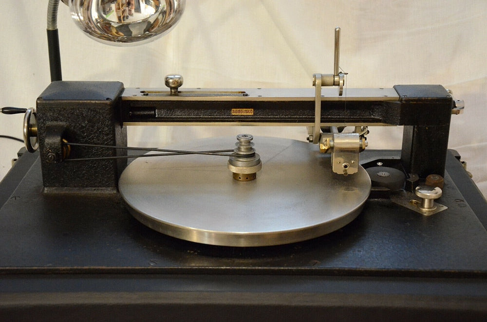 The Sondisko record cutting lathe.