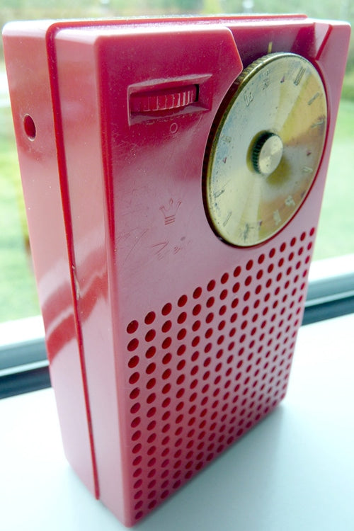 A Regency TR-1 transistor radio. Courtesy of Wikimedia Commons/Cmglee.