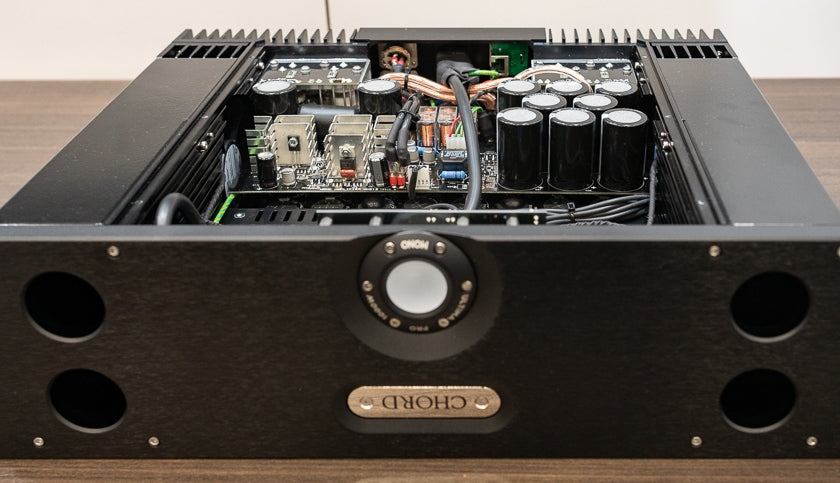 Ever wonder what the inside of a Chord amplifier looks like upside down? Here’s a look at the the underside of the professional version of the Ultima 3 mono power amp.