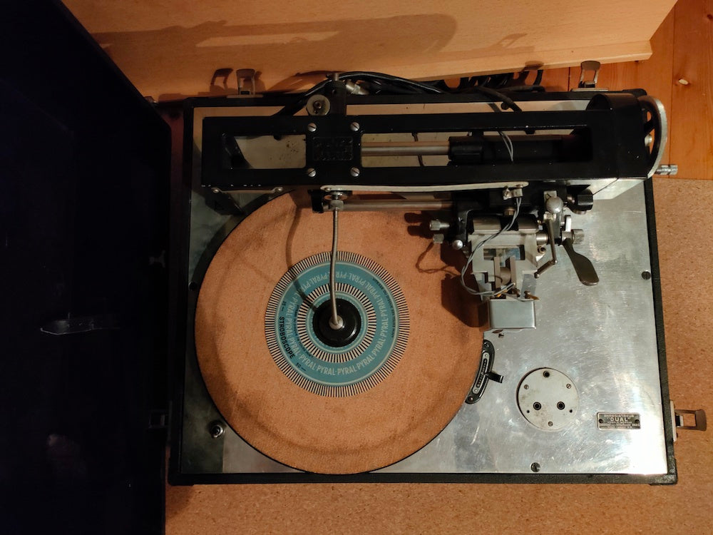 Top view of a Dual turntable and lathe mechanism with a Poltz Freres cutter head. 