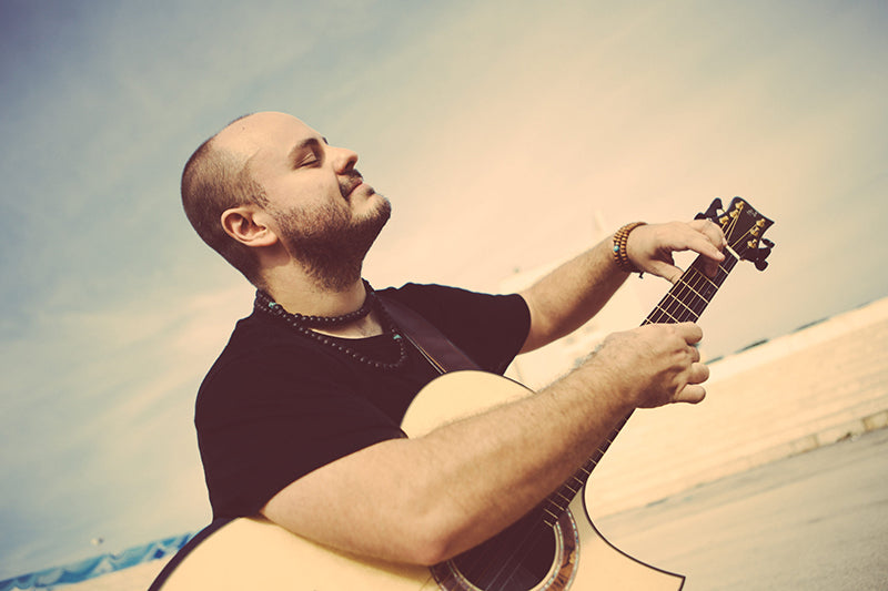 Andy McKee. Courtesy of Simone Cecchetti.